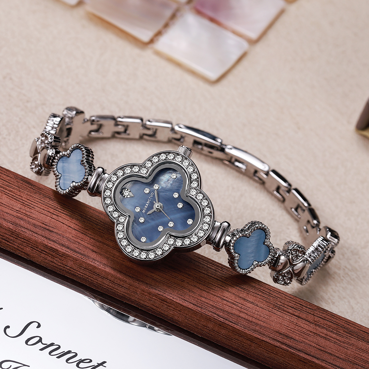 Luxury Four leaf Clover Women' - Jewelry Diamond Watches 评论和价格
